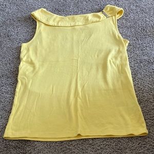 Sleeveless yellow top